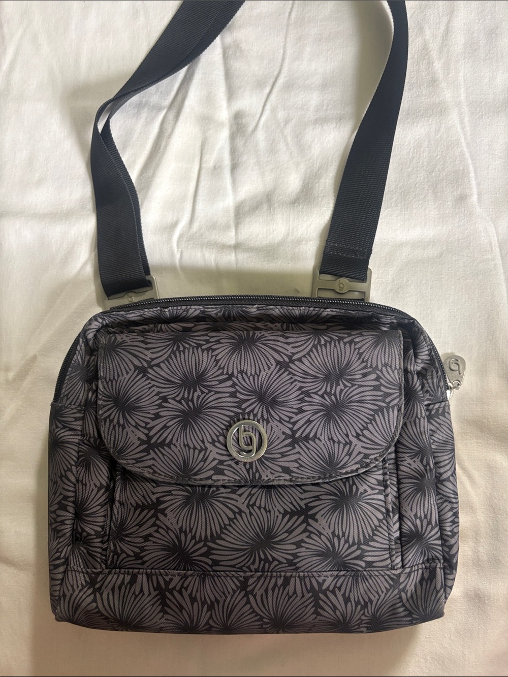 Baggallini Gray Patterned Crossbody Bag -